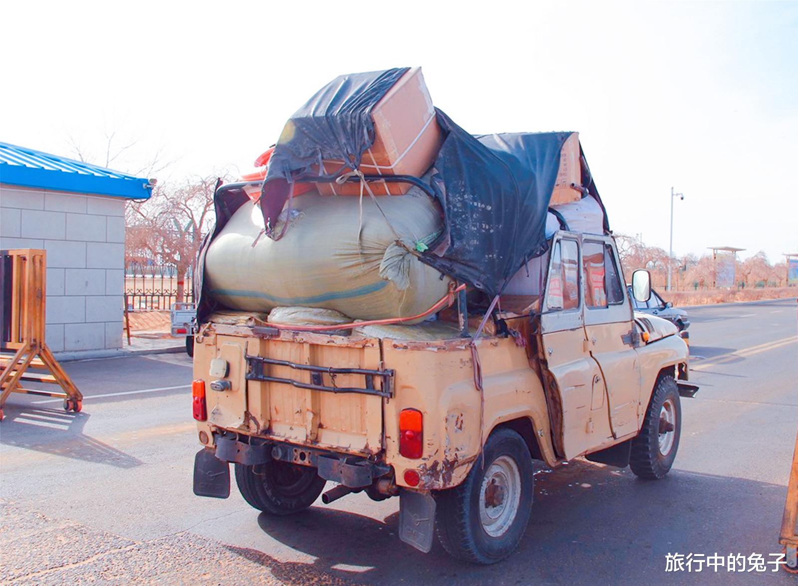 商人 与我国仅5公里的蒙古小城，当地用咱的电、牙刷，还想喝我们的水