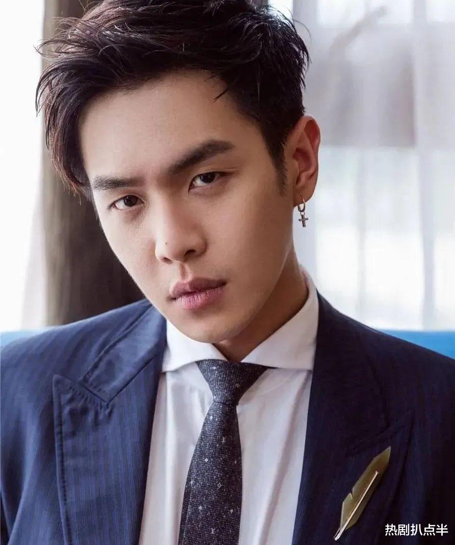 肖战|新四大小生: 肖战人气高，白宇凭演技，许凯资源多，龚俊口碑好