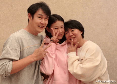 小沈阳|有种“整容”叫做小沈阳的妻子，暴瘦20斤，撞脸韩国女星