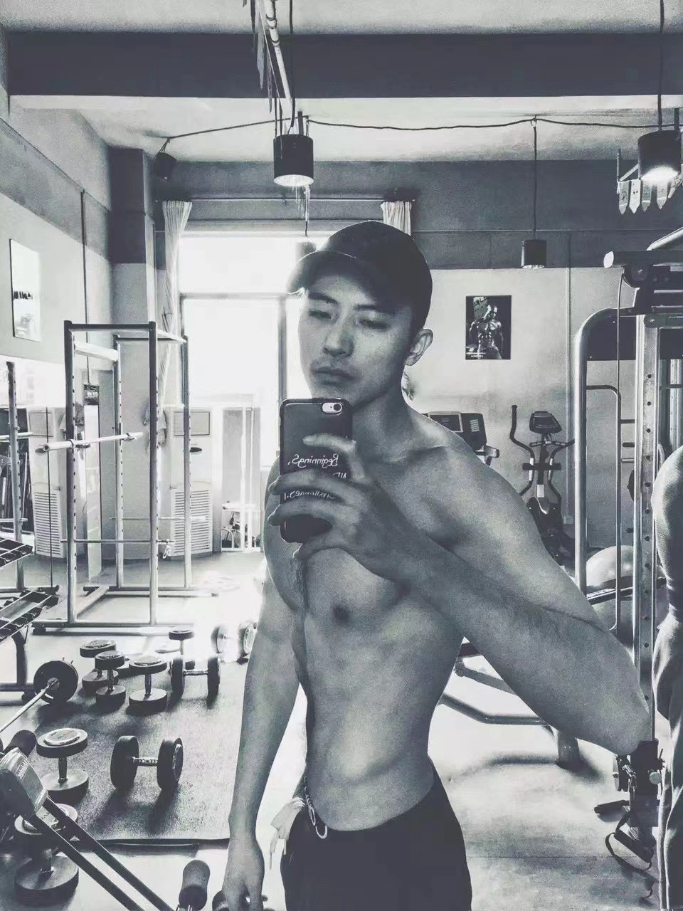 周深|《斛珠夫人》收官，全员发文告别角色，杨幂晒陈伟霆睡觉的照片