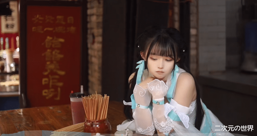 萝莉|坐拥1700万粉的井川里予，被104万粉萝莉打败，网友怼脸对比输惨