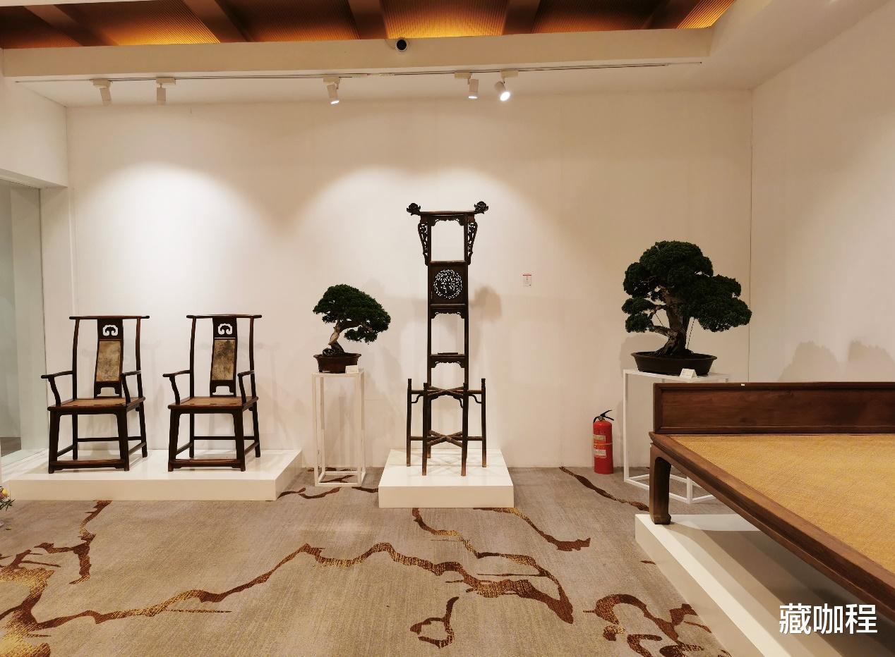 |独占鳌头第一名，黄花梨面盆架之状元及第