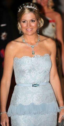 当年的明月 这俩王室的海蓝宝石项链好像，斯蒂芬妮戴上有感觉，荷兰的有情调