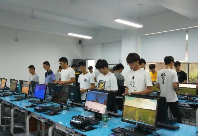 赵文卓|未来真正吃香的老师，并非是中小学教师，而是这个学校的老师