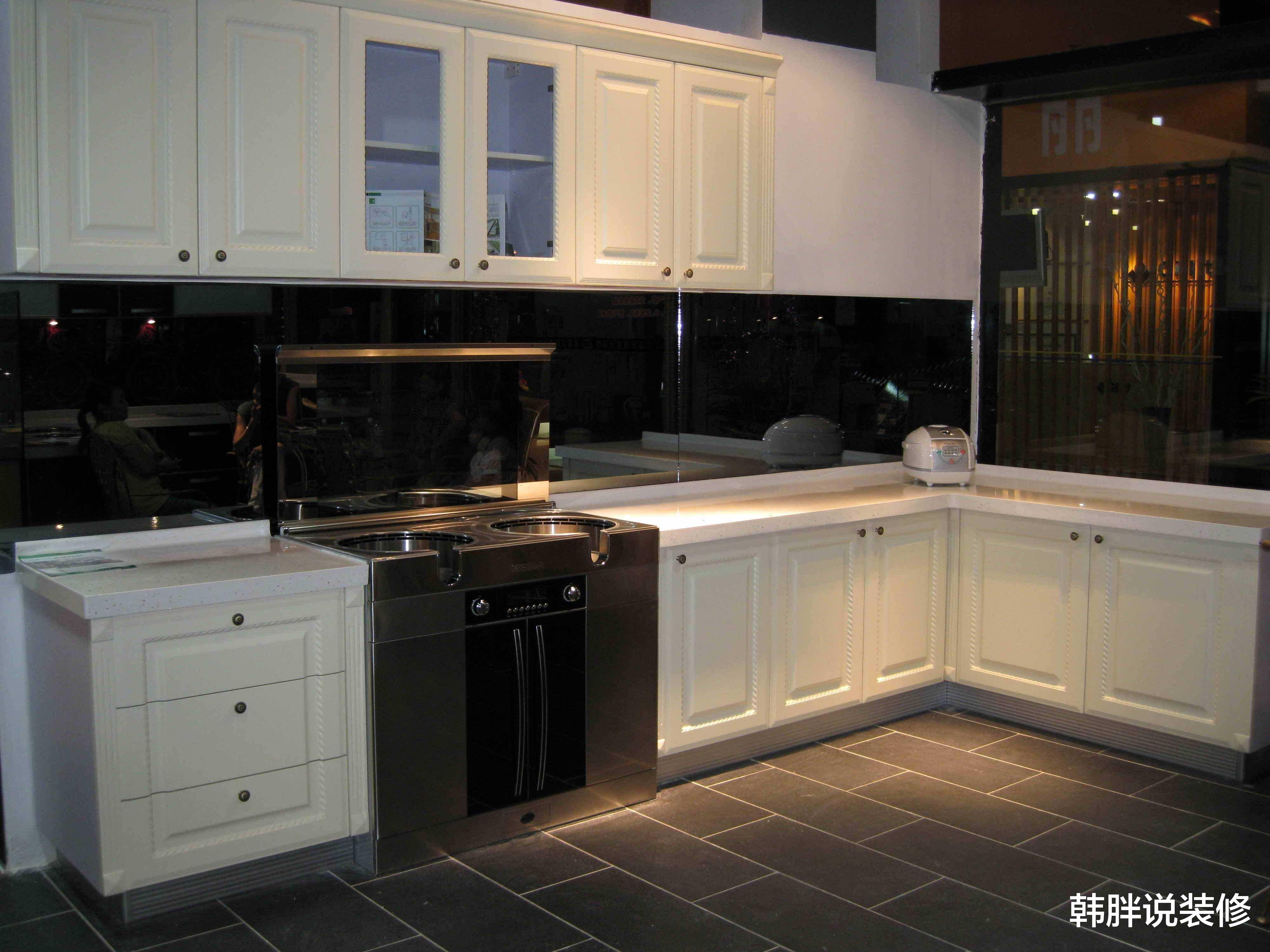 油烟机要选侧吸还是顶吸?听完分析才发现,好多人家里都装错了