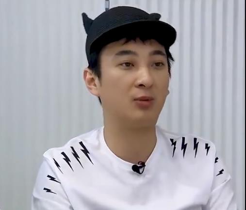 王思聪|团购丢人吗？王思聪直言自己从来没团购过，翘二郎腿说这话暴三观