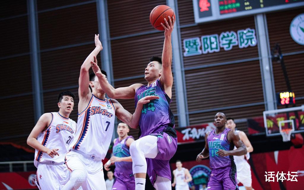 山东男篮|爆冷！CBA劲旅惨遭27分大逆转，4大内线完败对手双塔，输的太窝火！