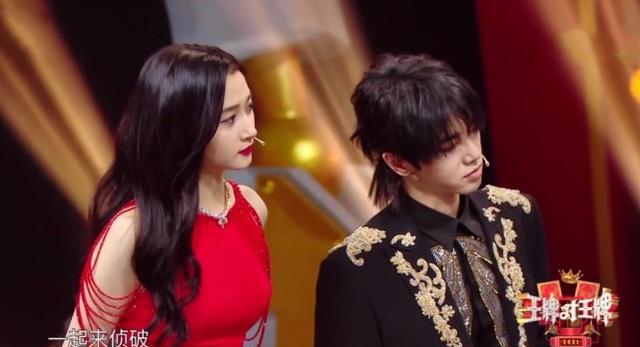 许敏|baby上《王牌》遭排挤,拍照时被挤到角落,下意识救场尽显心酸