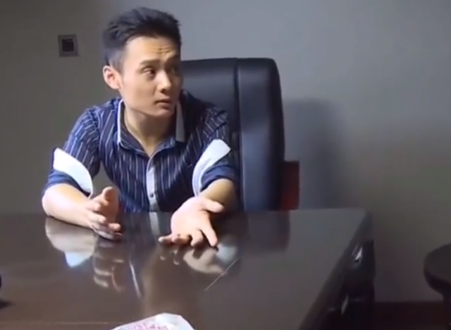 蓦然一牟 农村小伙为娶大学老师，负下26万债务，圆房之日新娘却失踪了！