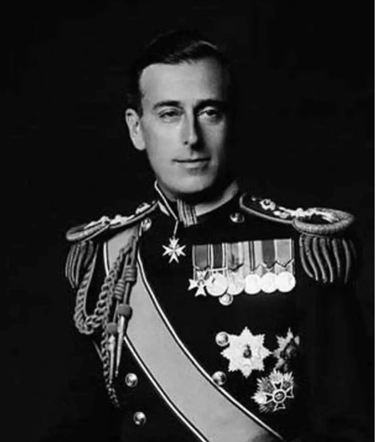 菲利普亲王|菲利普亲王一生的着迷与狂热：除了桃色新闻还有UFO