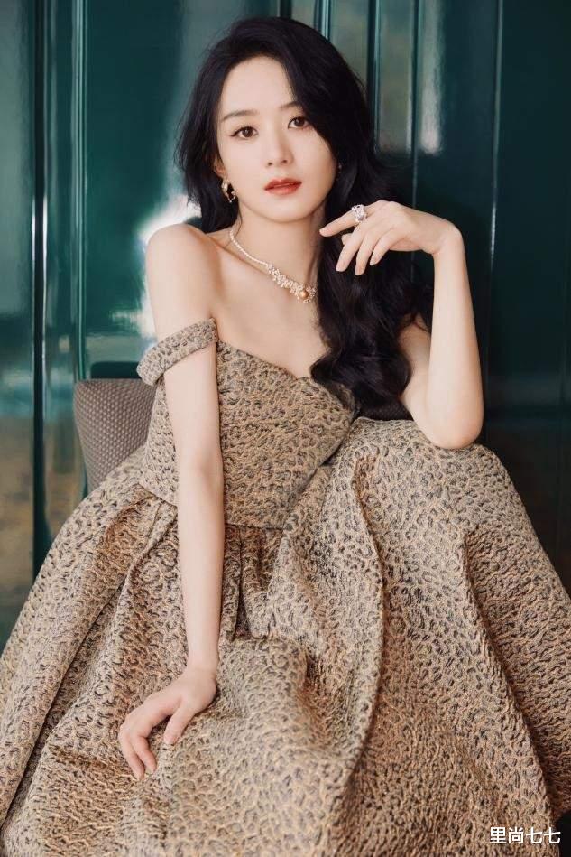 好莱坞|赵丽颖罕见换发型大翻车，烫完大波浪直接变妈妈，浓厚风情太显老