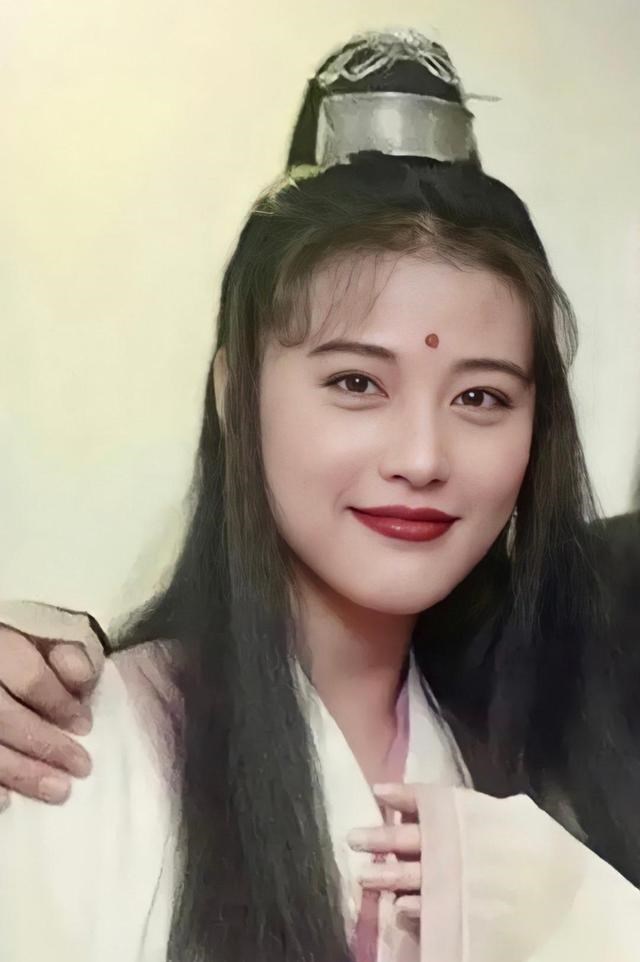 周海媚|如何评价周海媚的长相？