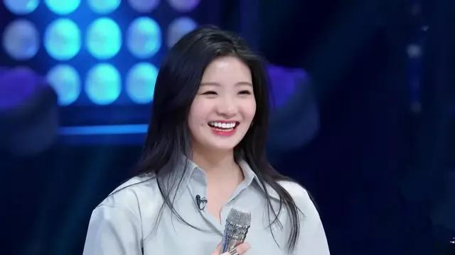 滤镜|淘汰1年后，虞书欣前对手换了张脸在韩国出道？竟好看了这么多？