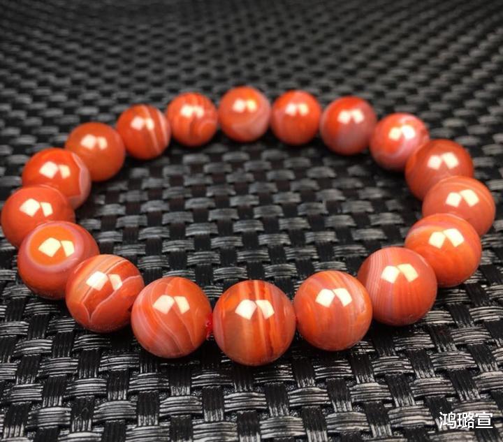 绿松石|宝石类文玩到底选南红玛瑙还是绿松石？你选对了吗？