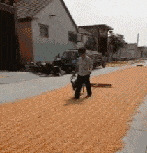 萌控孩|女朋友和她的闺蜜喝多了直接躺地上,我到底该怎么办呢?哇哈哈