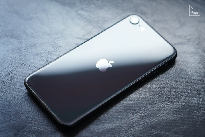 小米科技|iPhone所有机型中，理性分析，买这三款不如买安卓