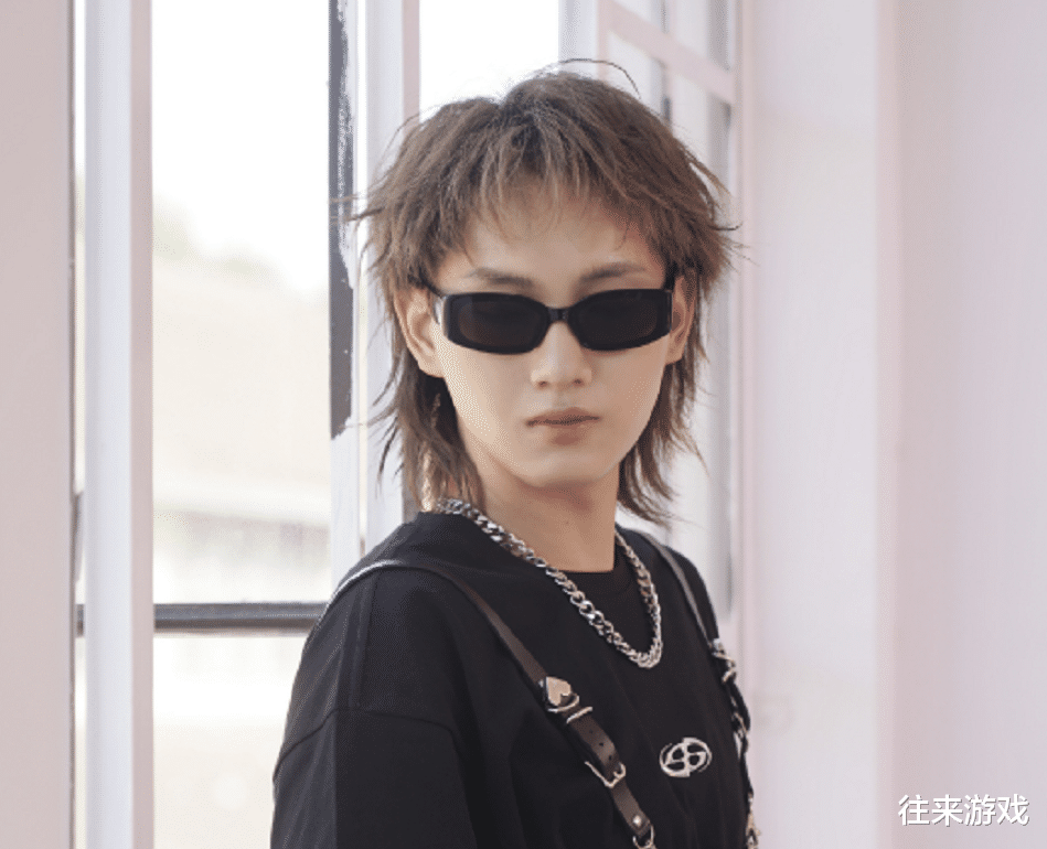 fly|fly拿出职业号冲击国服，看清和国一的差距，粉丝直言：不敢信！