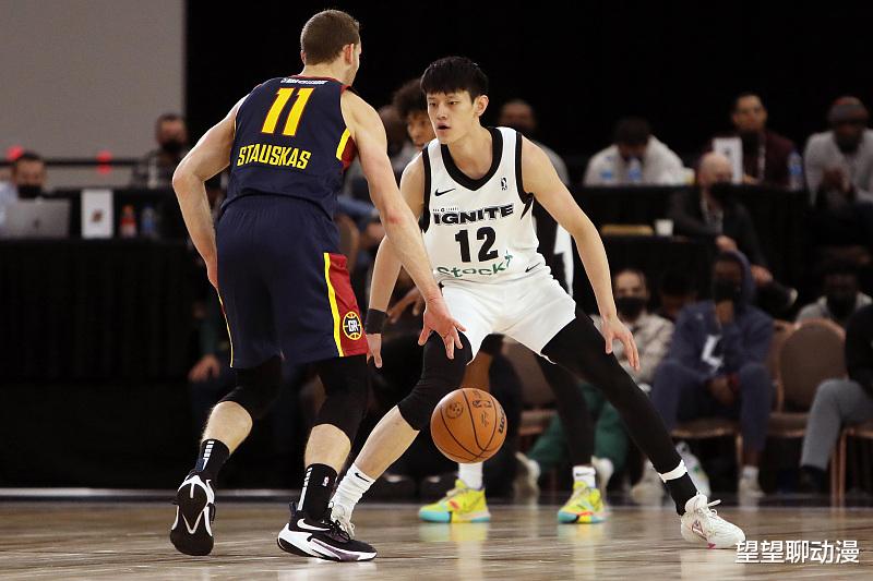 聊聊|聊聊曾凡博的優(yōu)缺點(diǎn)，未來可能會(huì)成為一名合格的NBA3D球員