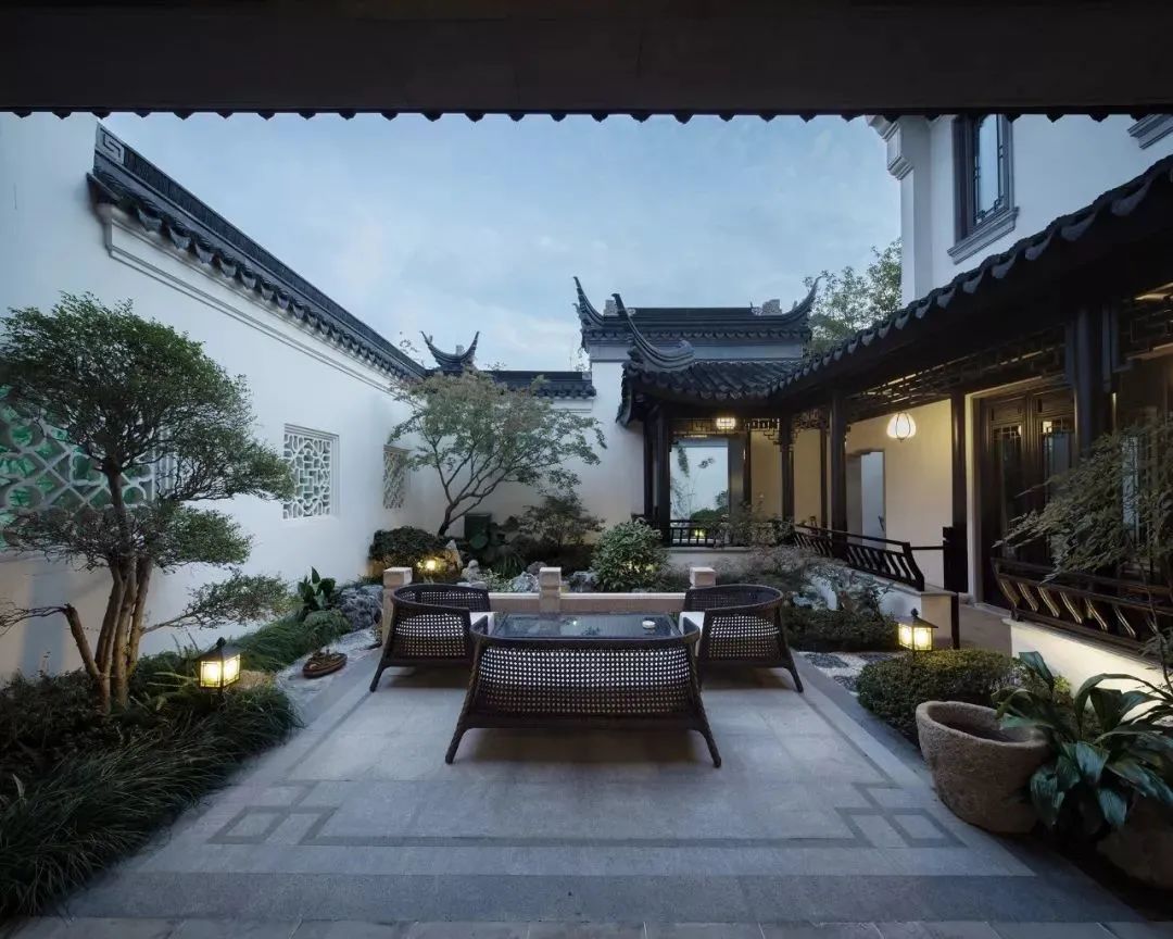 |不同风格的庭院怎么搭配户外家具呢?选对了你就赢了