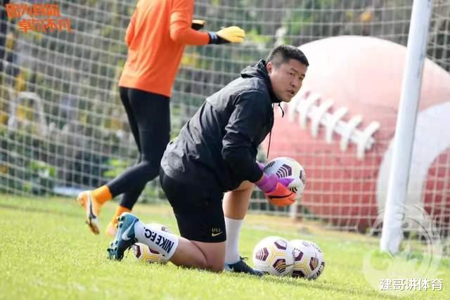 李霄鹏|1-0!李霄鹏迎来卓尔首胜!卓尔的年轻球员干翻了中甲劲旅