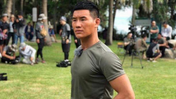 张一山|张一山给他当配角，嘎子为何沦落直播带货，还直播喊话张一山