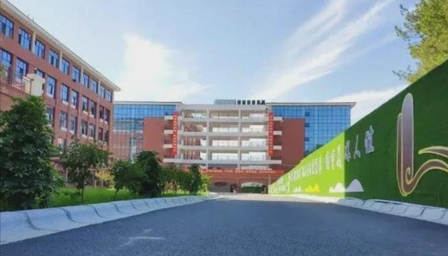 何沐青谈|占地2万平方米，24个班级的学校亮相遵义，正式开学时间已确定