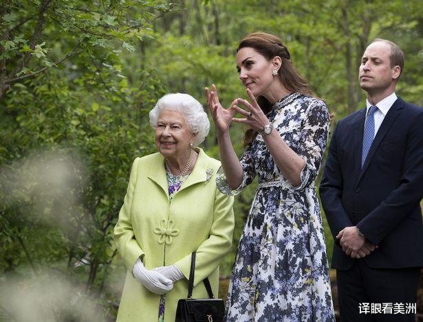 英国女王正在经历一生中最糟糕的一年: “难以置信的创伤和不适”