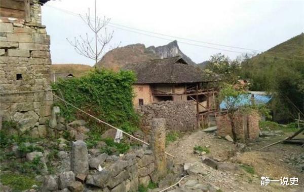 魏斌 女博士拒绝给弟弟买房，睡梦中被父亲砍死，审判时仍被骂：白眼狼