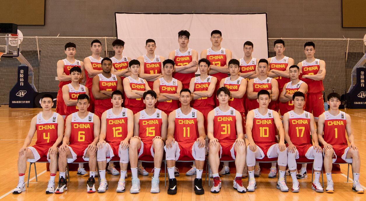 男篮|周琦受伤将手术！男篮14人大名单出炉，杜锋留2人备用体现价值