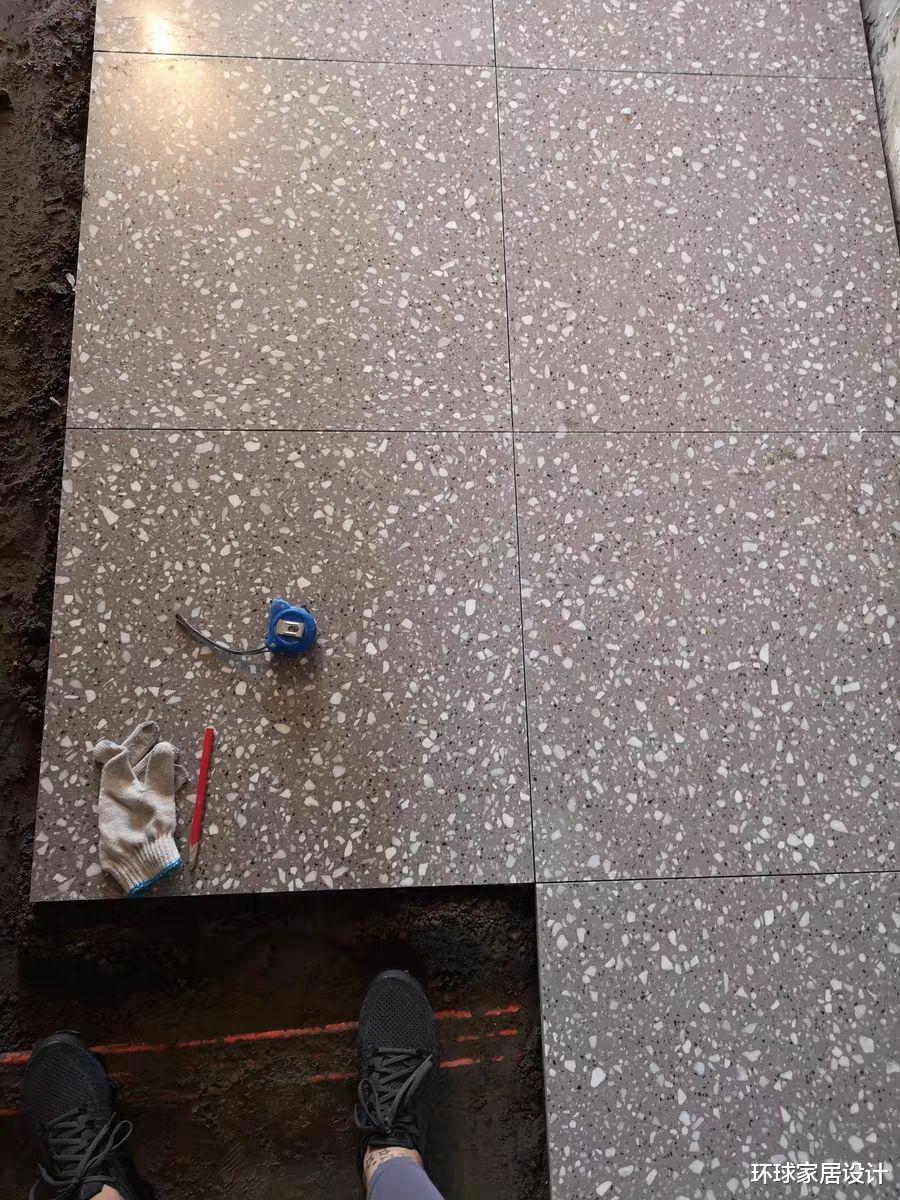 农村一楼,地板是铺瓷砖还是水磨石?我一点也不纠结,直接选这种