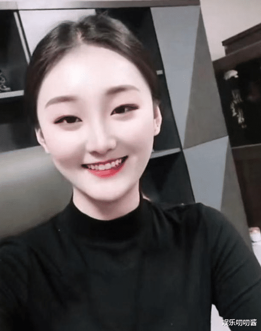 李连杰|陈亚男“心地善良”？称佣金个人所得将助力公益，网友：城府真深