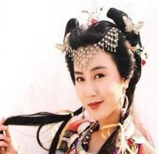 吕思清|老到不像明星，她当红时退出娱乐圈，如今难以回归正常人的生活