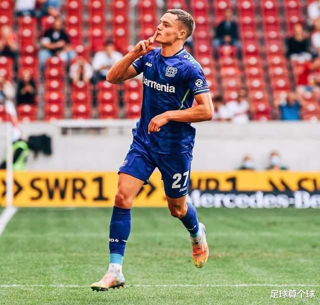 山东男篮|德甲3-1！18岁小将1传1射踢疯了！狂奔40米破门，5场比赛造8球