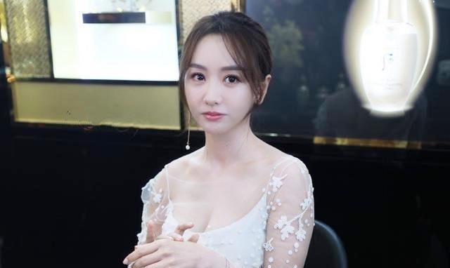 杨蓉|佛系演员杨蓉：不炒绯闻、不陪酒，40岁在家吃斋念佛，没有男友也幸福