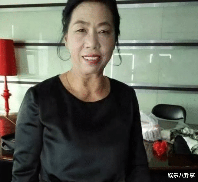 张美娥|张美娥，61岁出名成周星驰御用丑角，两部戏赚两套房成最丑富婆