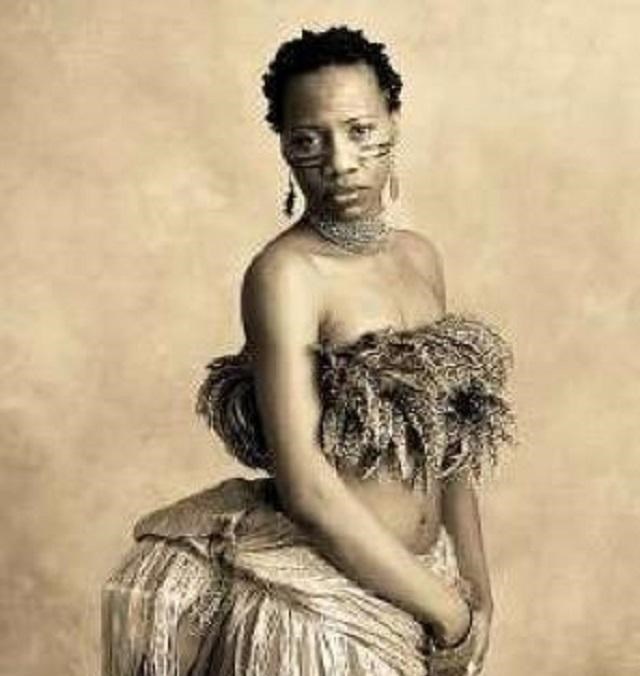 人类动物园 动物园早期关的并不是动物，而是人类，每天20-30万游客买票观看