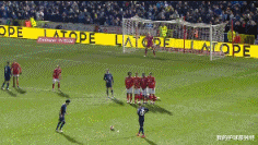 英超|4-1，豪取7连胜！曼城轻松虐菜，英乙弱旅神了：输球却狂欢庆祝