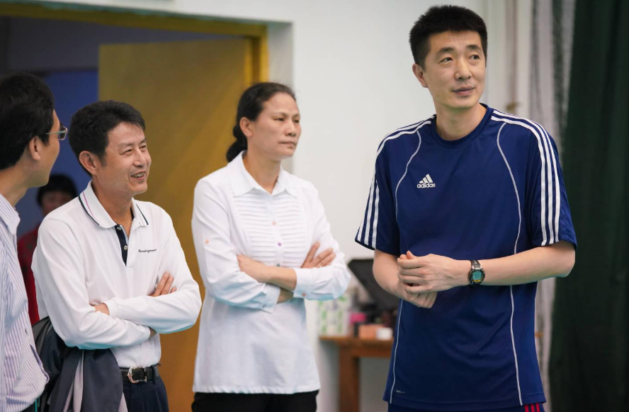 女排|女排老对手主帅确认！郎平心中或已有人选，静静等待官宣