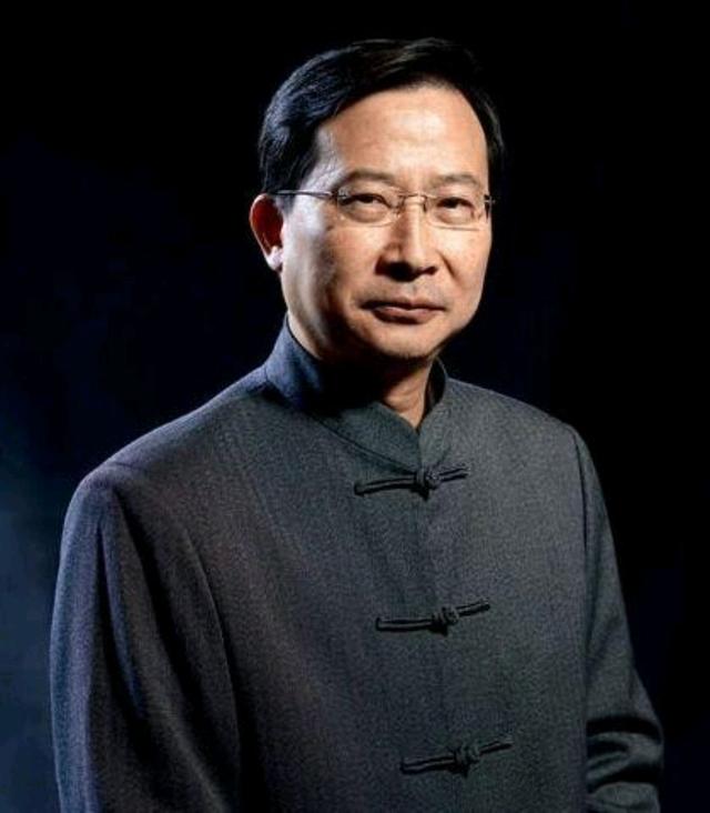 高校|饶毅再发声：广州某高校雇佣上千人，那不是预聘制，而是给教授和团队雇佣下级！