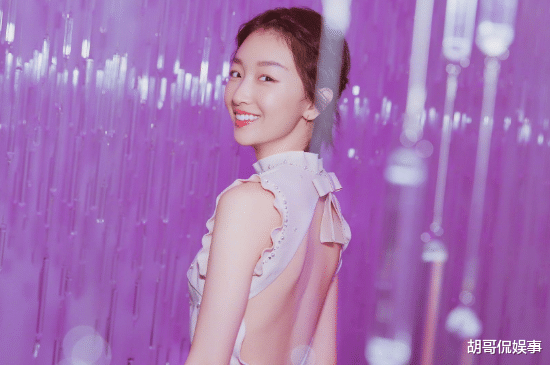 周冬雨|身材娇小个性活泼，有实力接地气的周冬雨，未来可期前途无量