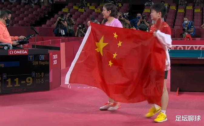 朱婷|4-2！陈梦击败孙颖莎夺冠，两人举起国旗，国乒9连冠，中国第15金