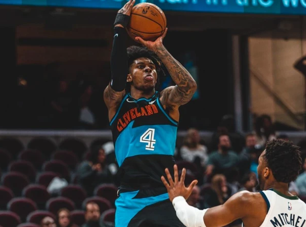 火箭队|失望！火箭小波特两战29中10，伍德宣布好消息，沃尔行善举