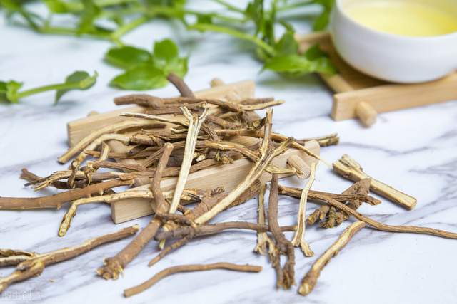 |讲一味柴胡，其5大功效，5大制法，还有哪些人需慎用，你都了解吗