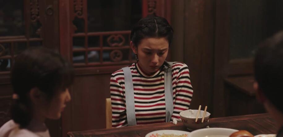 一只麦兜 《乔家的儿女》中三次遭遇丈夫背叛的乔四美:她的不幸,源于愚蠢