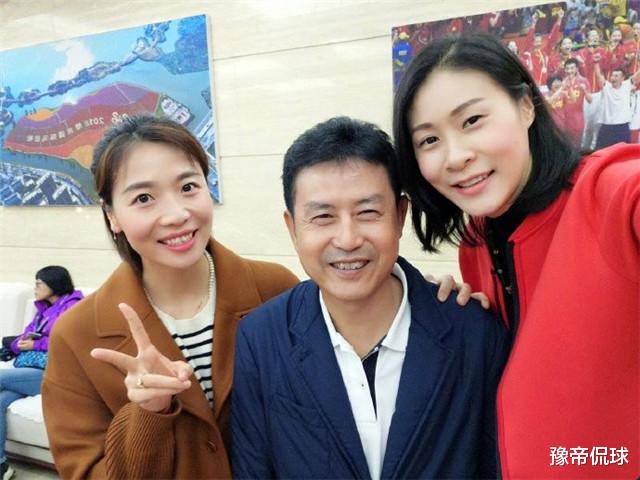 惠若琪|1米92惠若琪生女儿，真幸福，1米97赵蕊蕊还是单身，40岁谁敢娶她