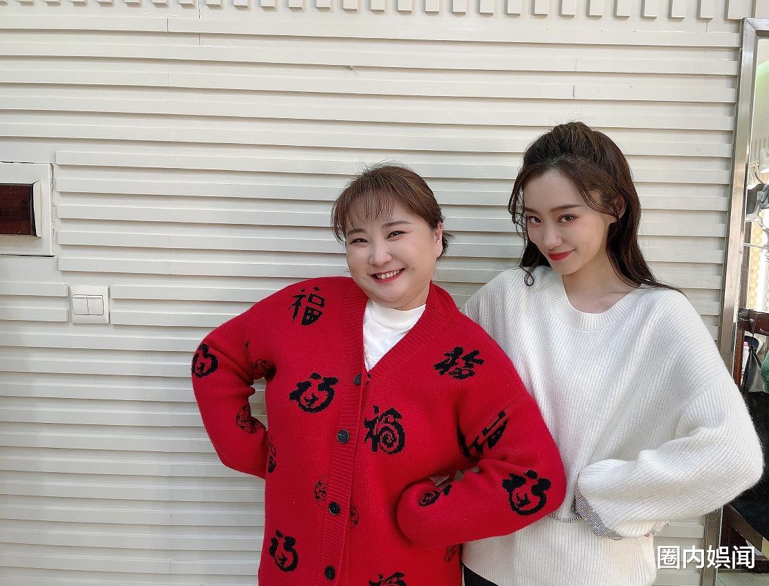 张小斐|太好磕！贾玲《李焕英》力捧张小斐原因曝光，网友发现其感情端倪