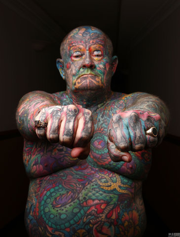 舜网 大爷酷爱纹身,身上每一处都纹满了,甚至纹了眼睛,纹身有什么讲究和忌讳?