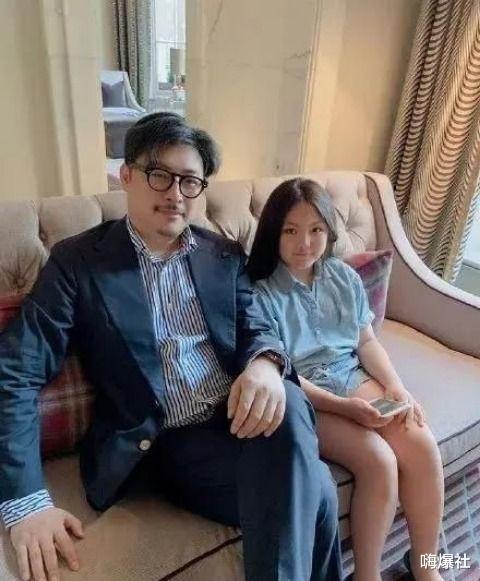 王诗龄|10岁王诗龄也开始带货了！架势像大牌明星，身后9万小熊太抢眼