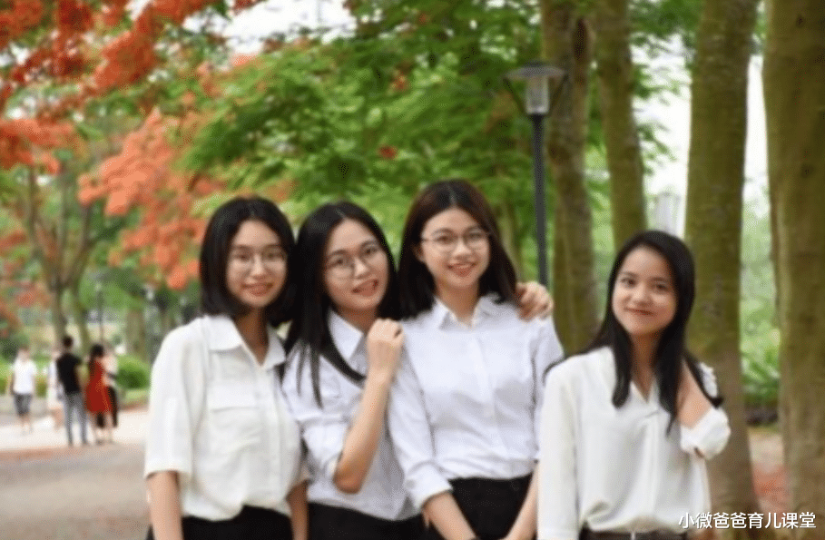 小微爸爸育儿课堂|女生晒出“考研前后”对比照，形象反差大，网友：是一个人？