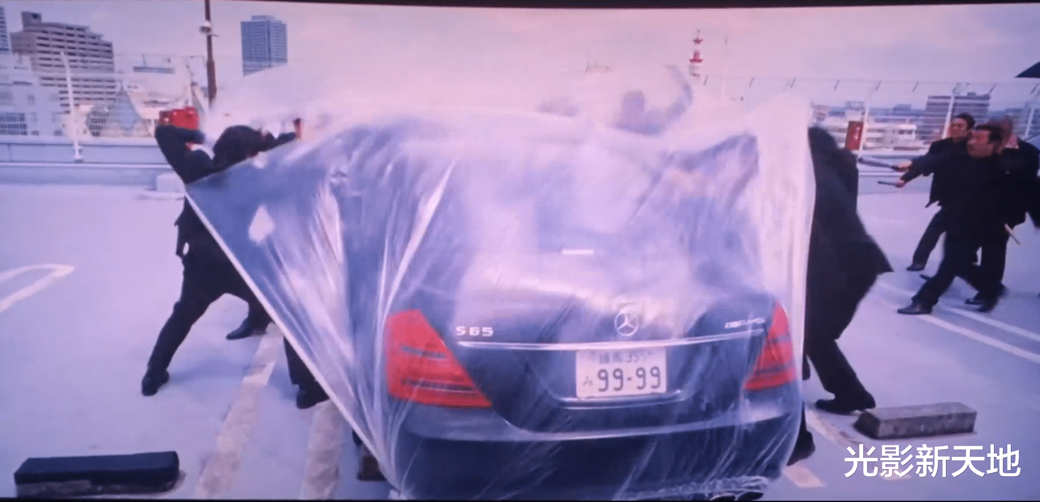 电影|陈思诚太会赚钱，《唐探3》广告植入多达14个，7处破坏剧情逻辑